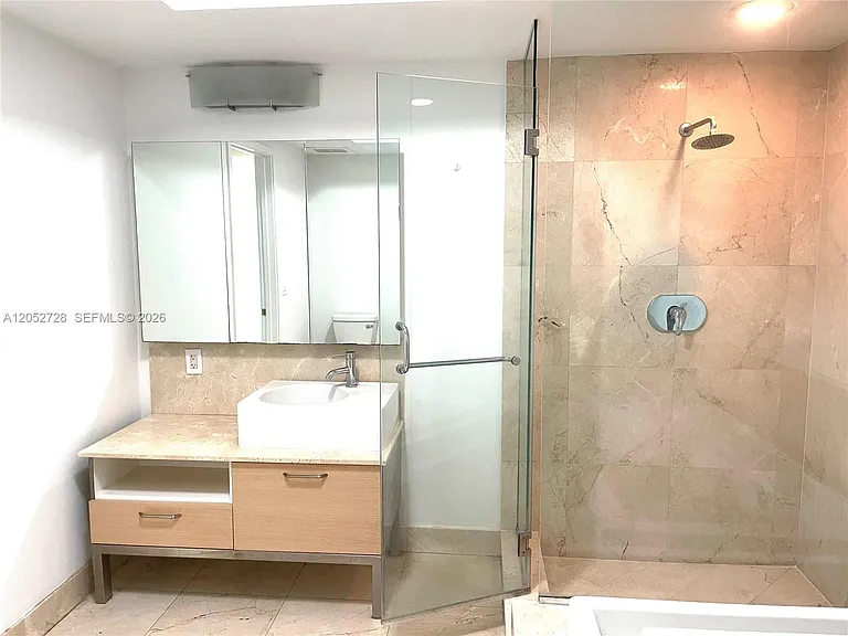 218 SE 14th St #1004 — Photo 14
