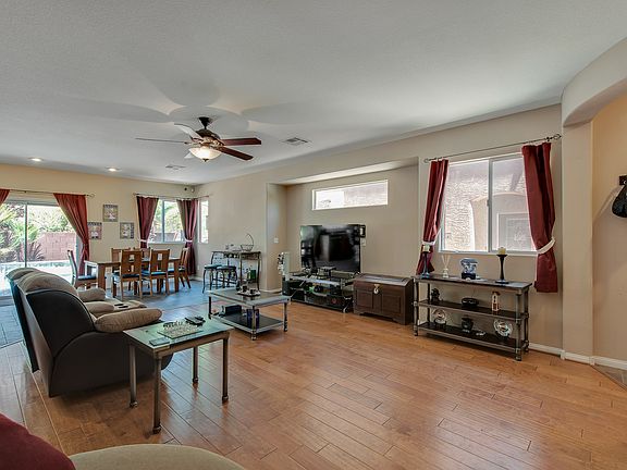5th image of 9228 Weeping Hollow Ave