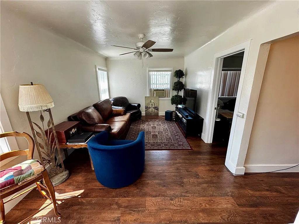 1 bed, 800 sqft, $1,850 — Photo 2