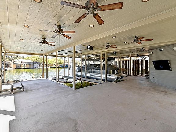 5th image of 2210 Fredwoods Dr