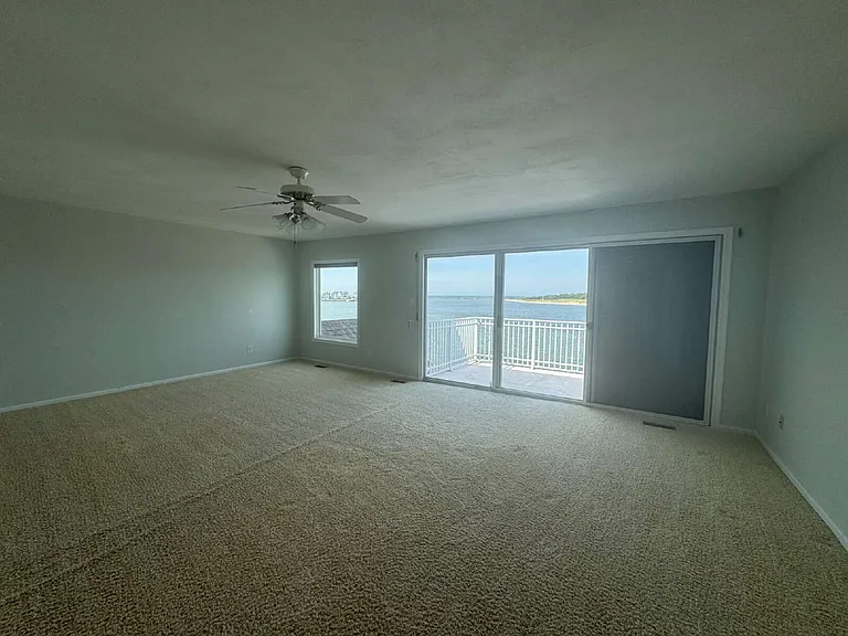 9462 Bay Front Dr — Photo 16
