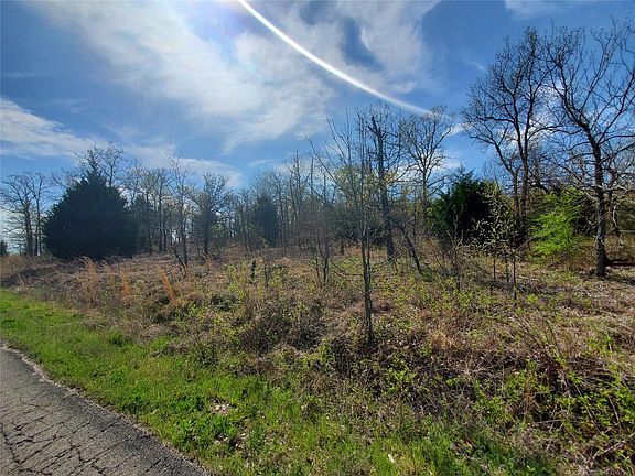 5th image of 15574 Linda Ln
