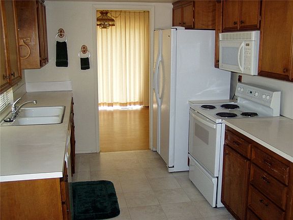 3rd image of 8801 Zircon Dr SW