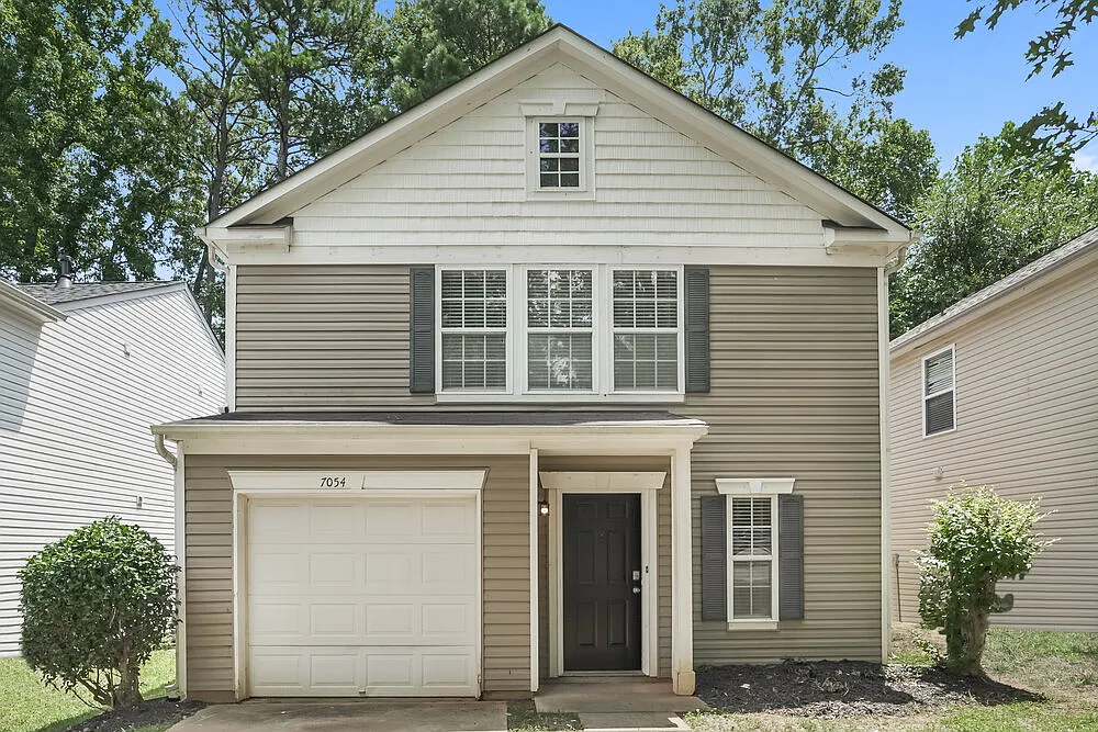 3 bed, 2.5 bath, 1734 sqft, $1,850 — Photo 1
