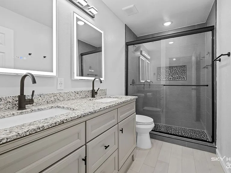 731 S Erika Ave — Photo 11