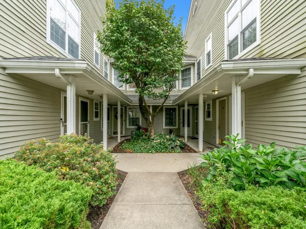 1121 Hyde Park Ct, Mahwah, NJ 07430