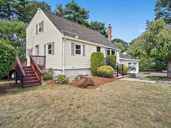 51 Oakwood Ave, Billerica, MA 01821