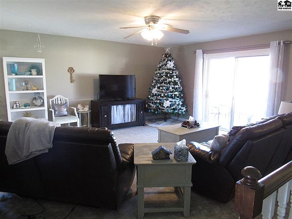 4th image of 1002 Bramble Bush Dr