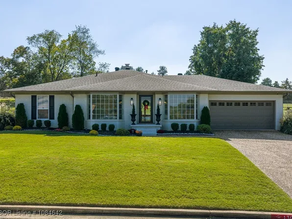 1300 Northview Dr, Van Buren, AR 72956
