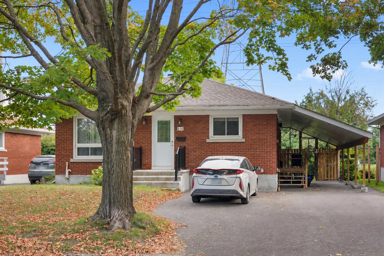 616 Browning Ave — Photo 1