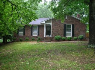 2907 Regents Park Ln, Greensboro, NC 27455