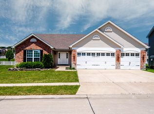 315 Shadow Trace Dr, Wentzville, MO 63385