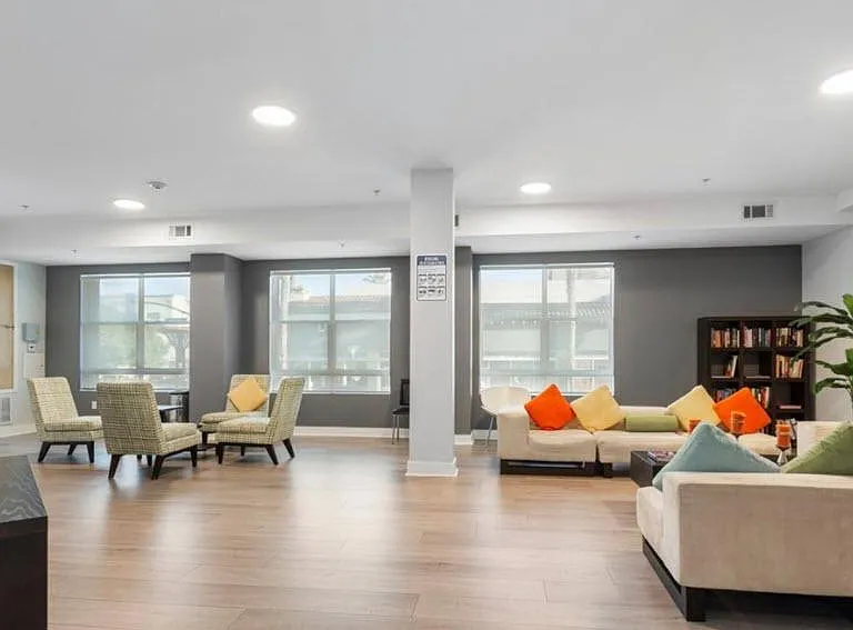 395 E 4th St #21 — Photo 18