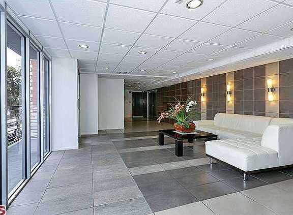 3rd image of 733 S Manhattan Pl Unit 602