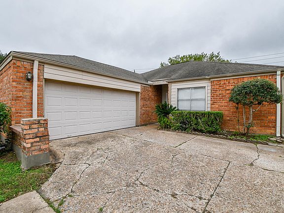 3rd image of 11411 Pepperdine Ln