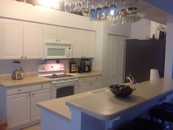 2nd image of 293 Broadmoor Ln
