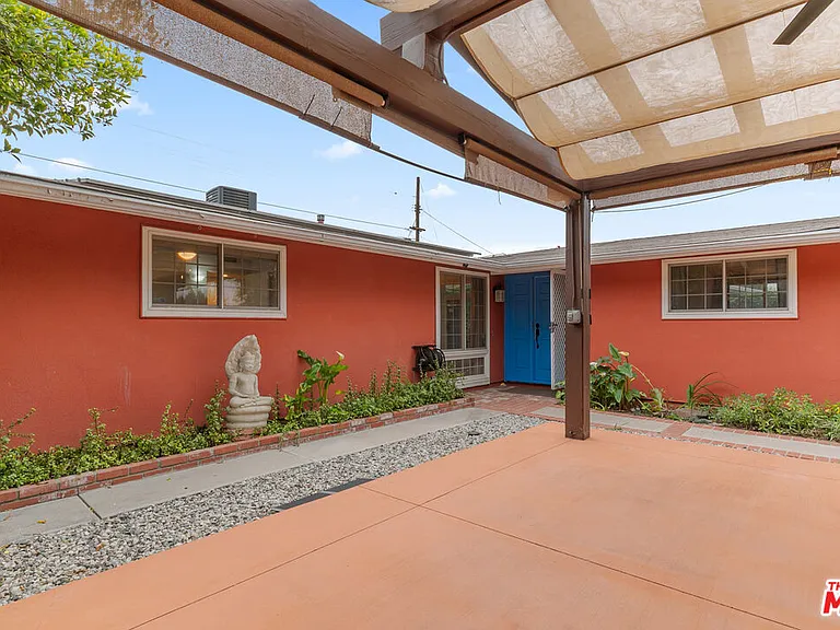6742 Sunny Brae Ave — Photo 8