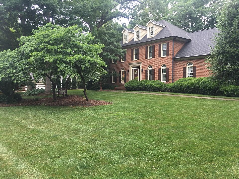 2nd image of 155 Club Dr