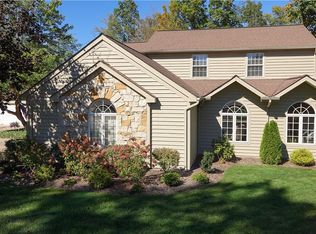 159 Royal Oak Dr, Aurora, OH 44202