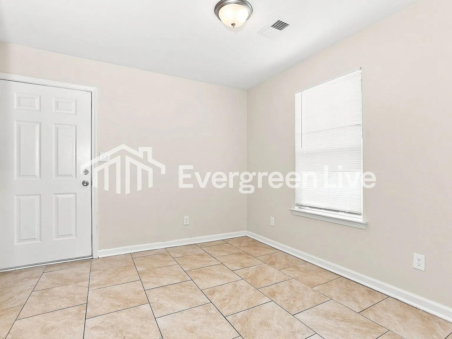 3 bed, 2.0 bath, 1108 sqft, $1,120 — Photo 4
