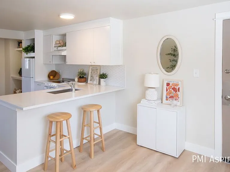 1335 N Gaylord St #101 — Photo 24