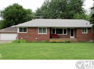 2239 Jones Rd, Waterford, MI 48327