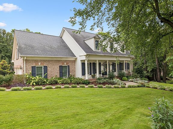 2nd image of 1011 Buckingham Cir