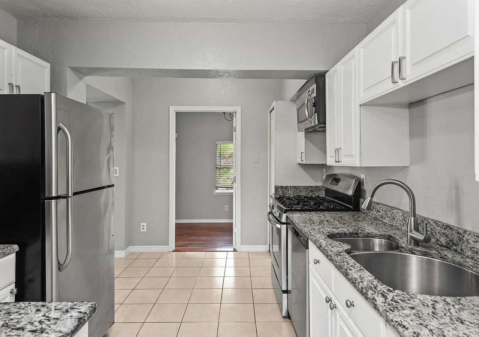 College Park 3 bedroom, 2 bath home for lease — Photo 4