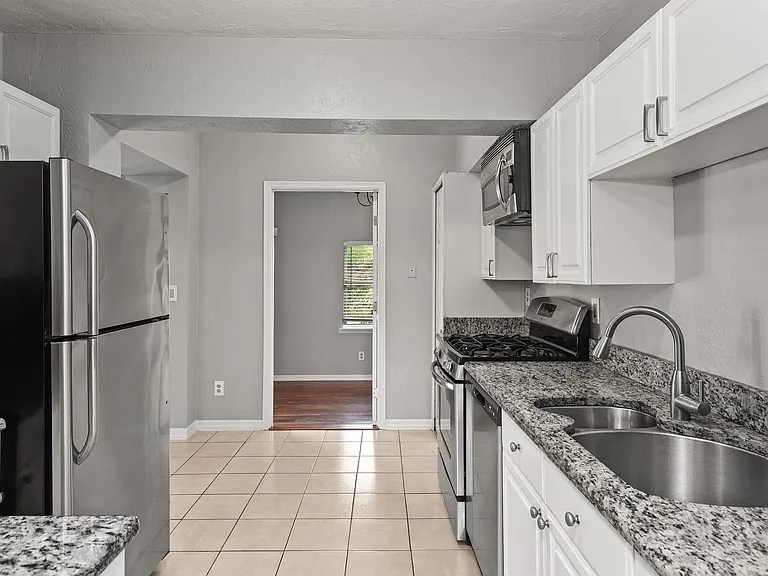 2607 Elizabeth Ave — Photo 4