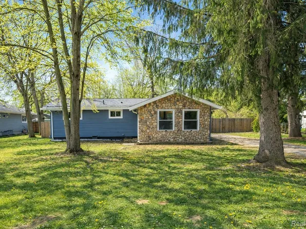203 Chaney St, Van Buren Township, MI 48111