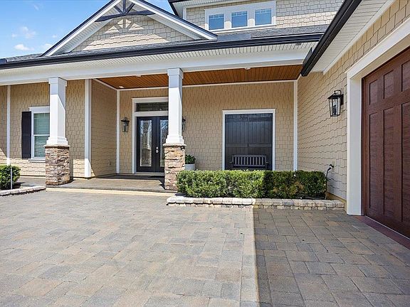 3rd image of 648 Donald Ross Way