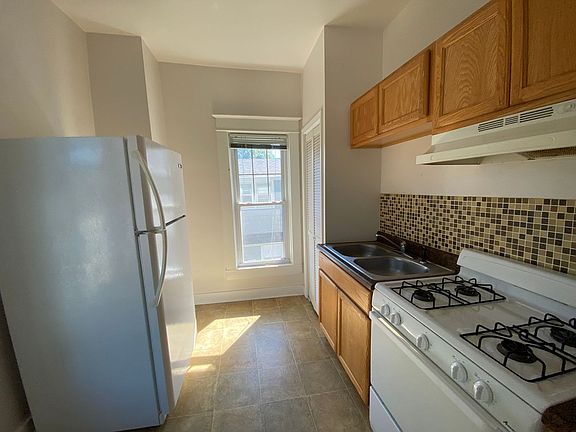4th image of 1516 Lafayette Ave #B