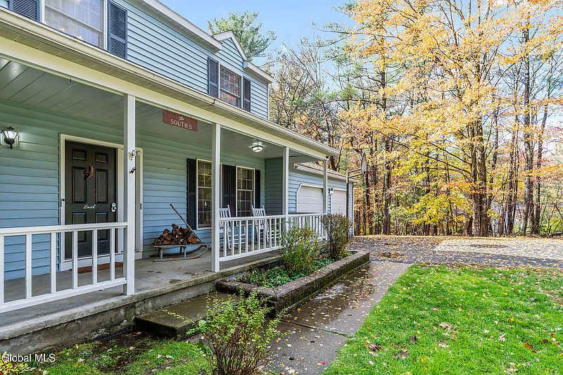 3rd image of 35 Summit Drive