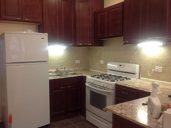 2nd image of 1049 N Monticello Ave