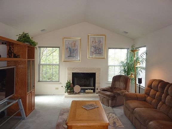 2nd image of 2810 Belle Ln #2810