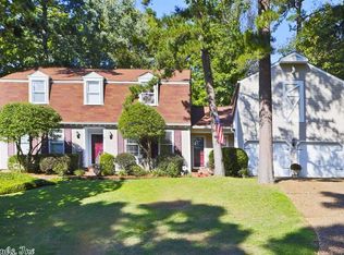 4 Redcoat Ln, Little Rock, AR 72227