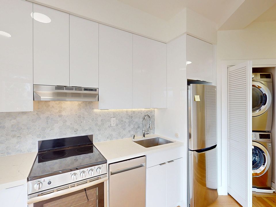 1st image of 19 Hermann St #303