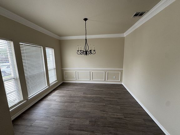3rd image of 8500 Riverwalk Trl