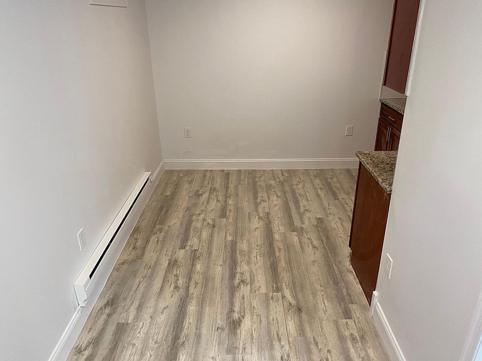 1st image of 6150 Elmwood Ave #1