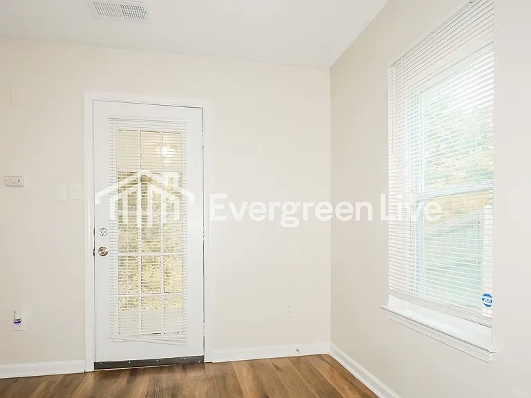 2677 Bay Pointe Cir N — Photo 5