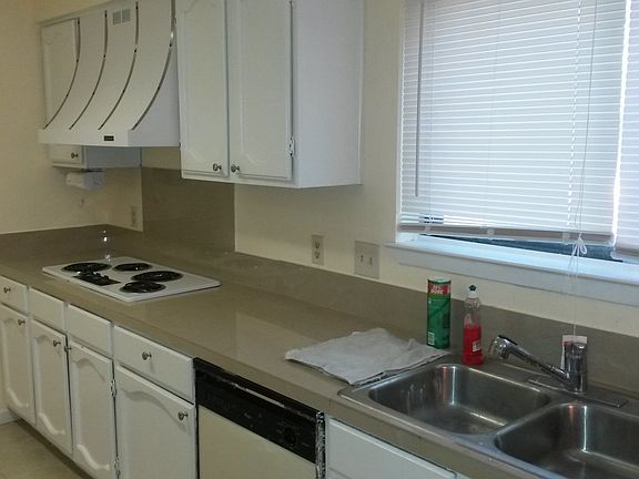 Fully Upgraded Kitchen View2