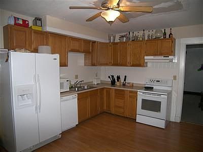 3rd image of 127 E Hillcrest Ave