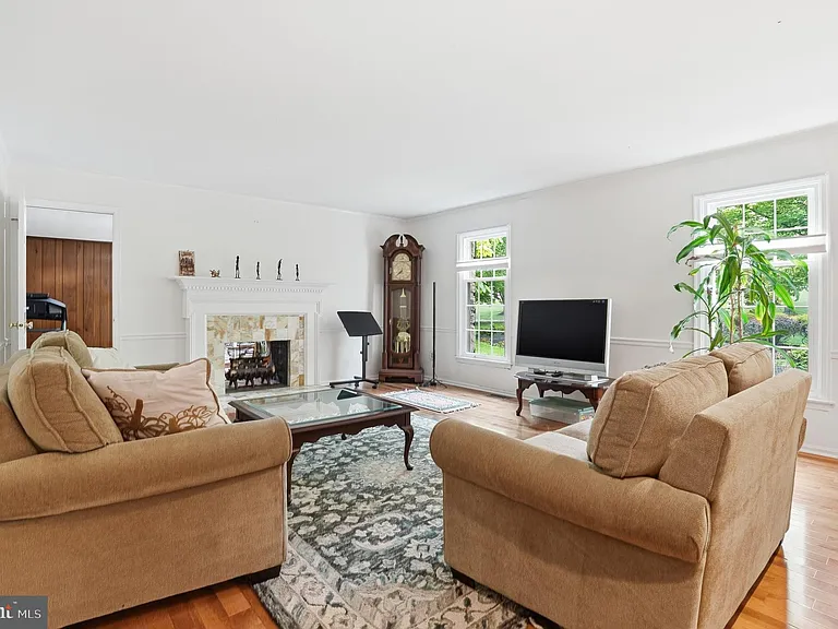 1316 Heller Dr — Photo 28