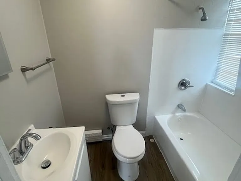 126-128 Beech St — Photo 3