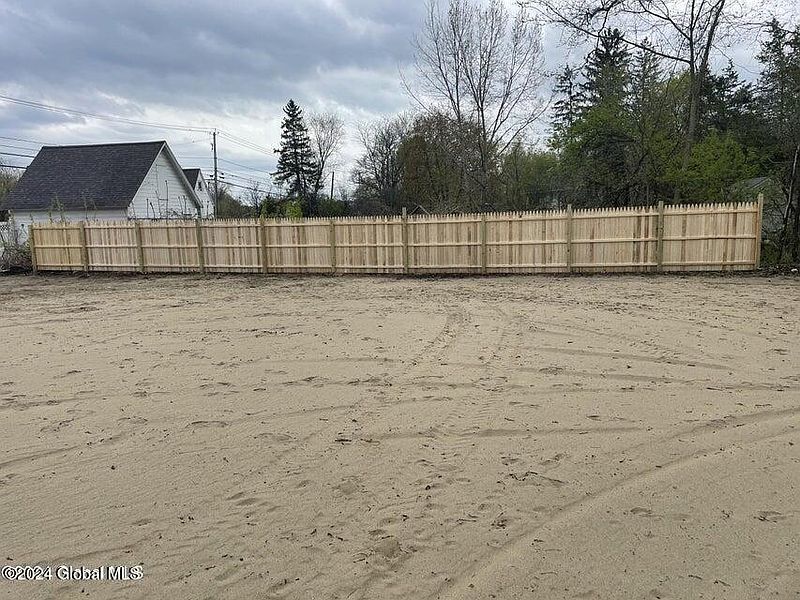 3rd image of 3413 Amsterdam Road