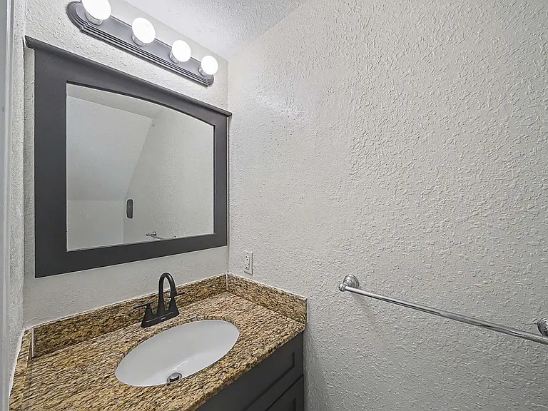 5789 Woodland Point Dr — Photo 9