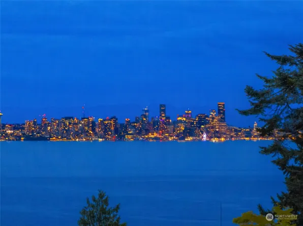 10807 Bill Point View NE, Bainbridge Island, WA 98110