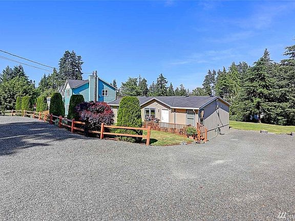 3rd image of 899 Margie Ann Dr