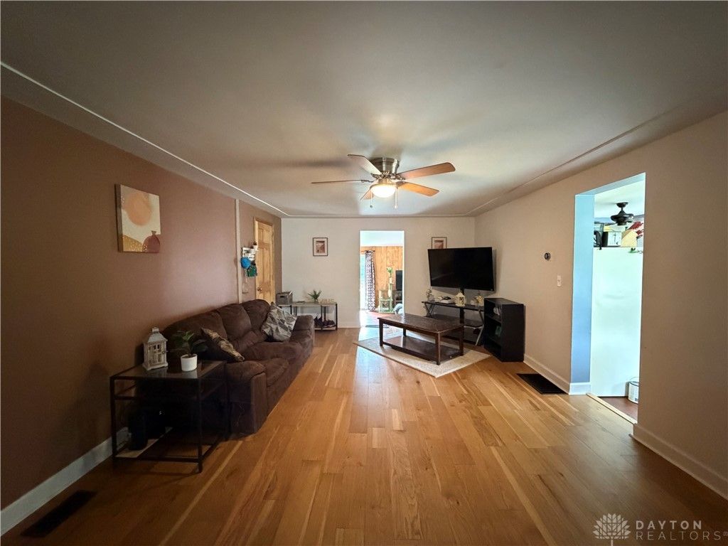 Apartment in Clayton, Montgomery - More