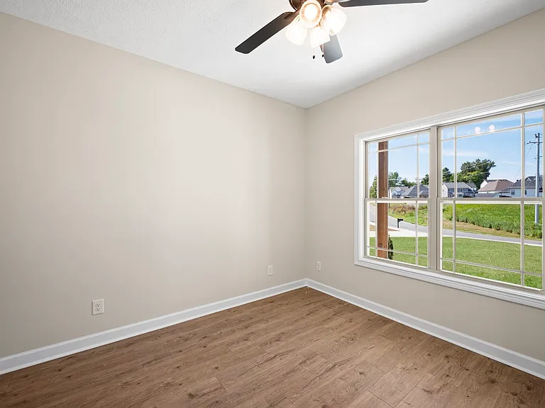 1749 Powell Rd — Photo 18